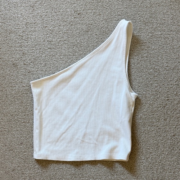 Abercrombie & Fitch Tops - NWOT Abercrombie & Fitch White Asymmetrical Tank Top